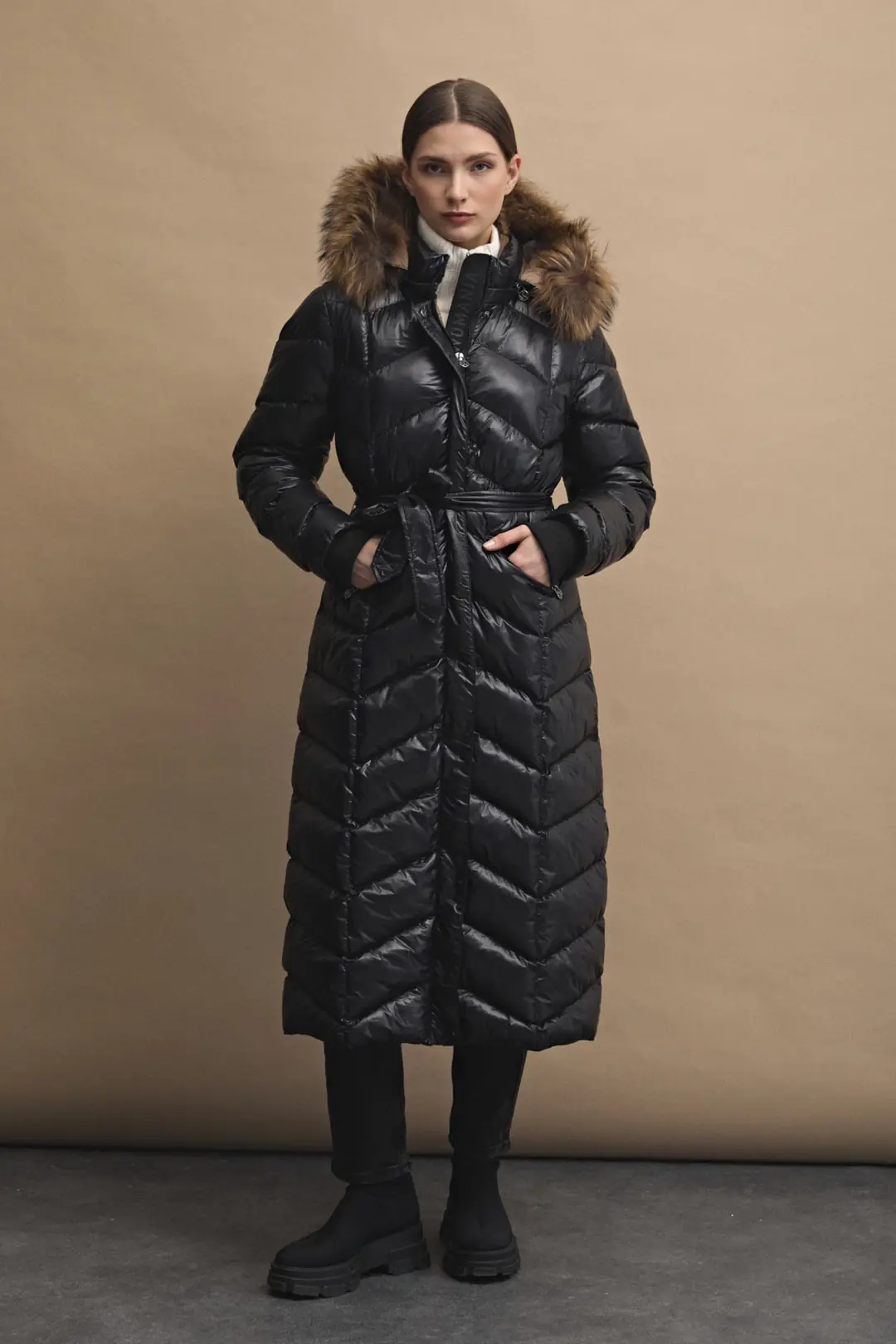 Womania X - Jacket  Naturel Kürklü Puffer Mont  - Parlak Siyah
